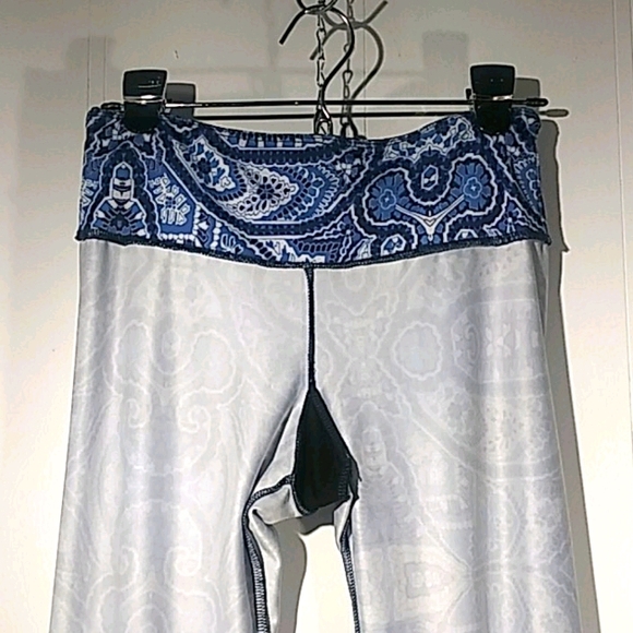 ONZIE. Yoga Blue White Leggings Size M/L - Picture 6 of 10